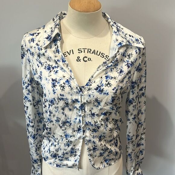 Zara‎ Floral Button-Up Blouse - Picture 4 of 5